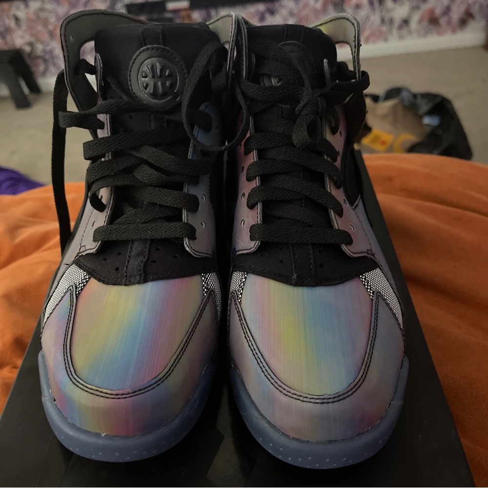 Brand new Air Flight Huarache Prm QS size 7.5. Never worn